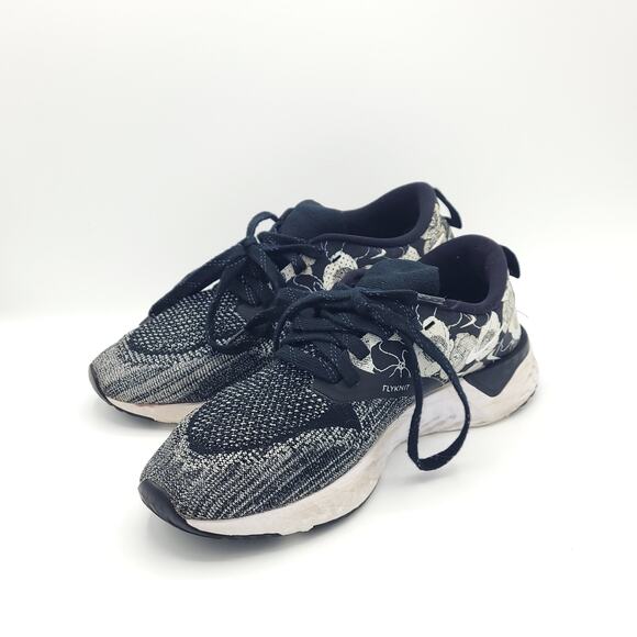 Nike Odyssey React 2 Flyknit Floral Black White AV6258-001 women's size 8.5 - Picture 4 of 9